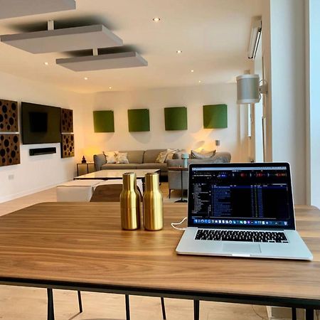 Beautiful Modern Sea-Side Apartment In The City 에든버러 외부 사진