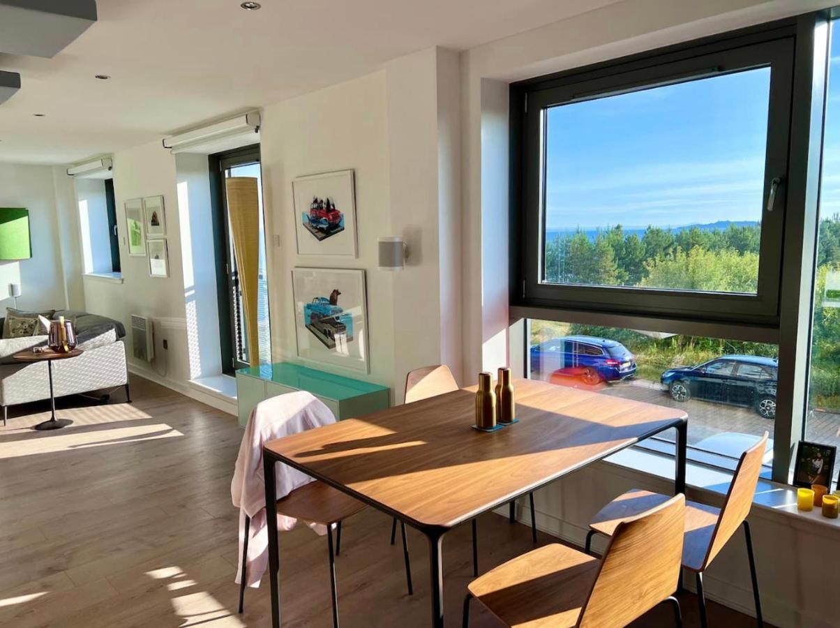 Beautiful Modern Sea-Side Apartment In The City 에든버러 외부 사진